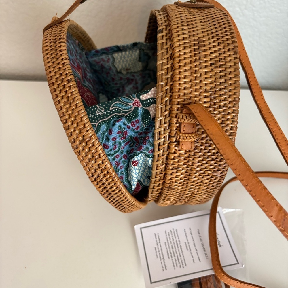 Woven Rattan circle bag ✨ crossbody - Picture 8 of 16